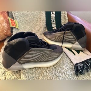 Adidas Yeezy QNTM Barium size 12